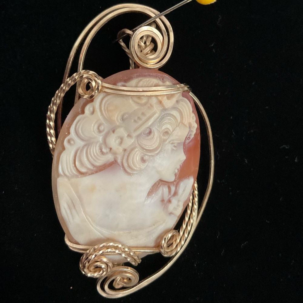 Cameo Pendant